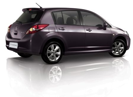 17660_Nissan-Tiida-SE-16-Hatchback_6.jpg