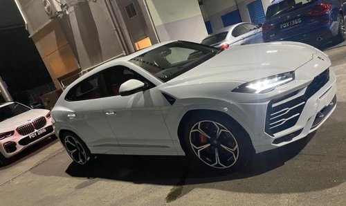 urus2.jpg